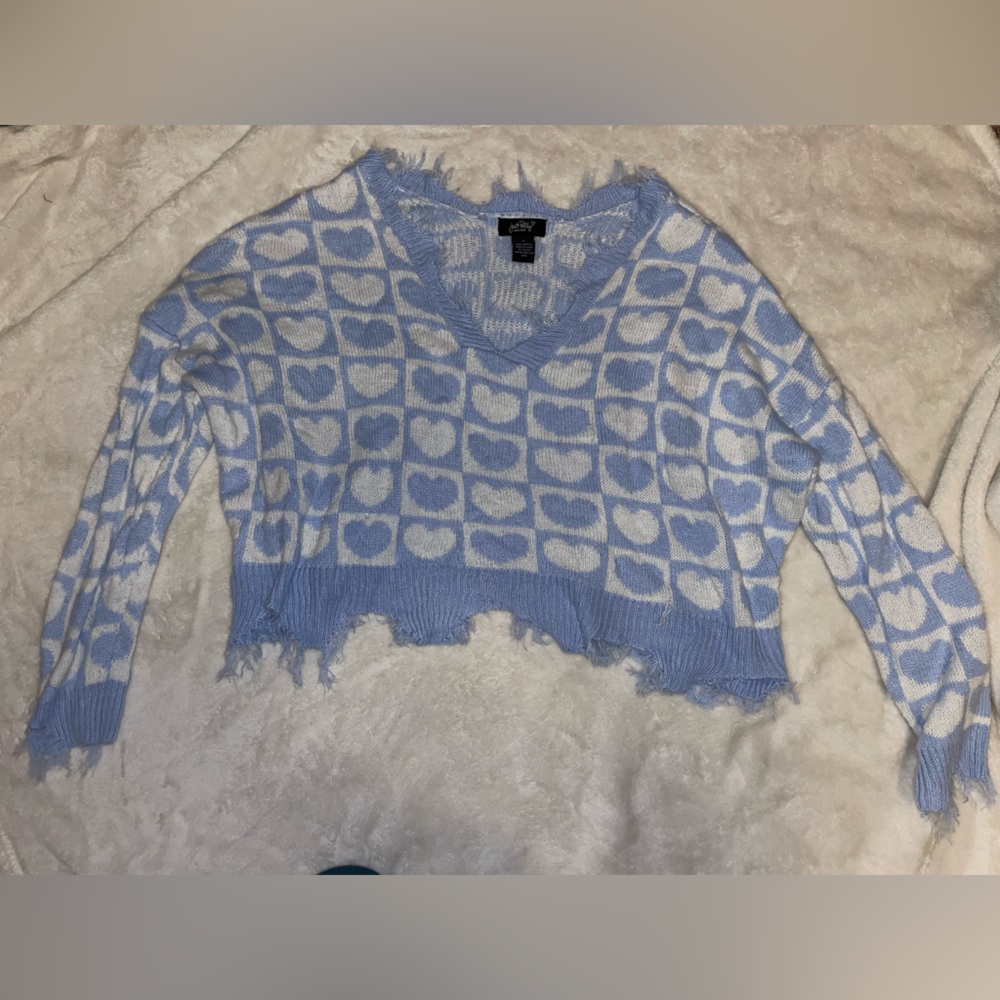 Cozy Blue Heart Pattern V-Neck Sweater
